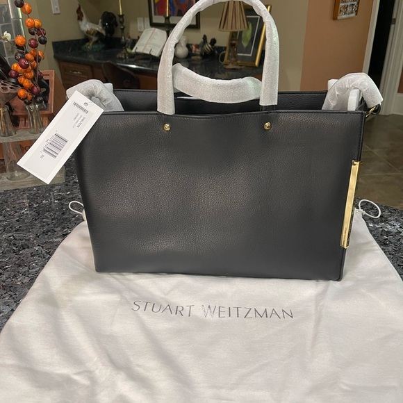 Stuart Weitzman NWT Cheltote Pebble Calf Black Crossbody Messenger Bag 14.5 x 10 - Picture 2 of 11